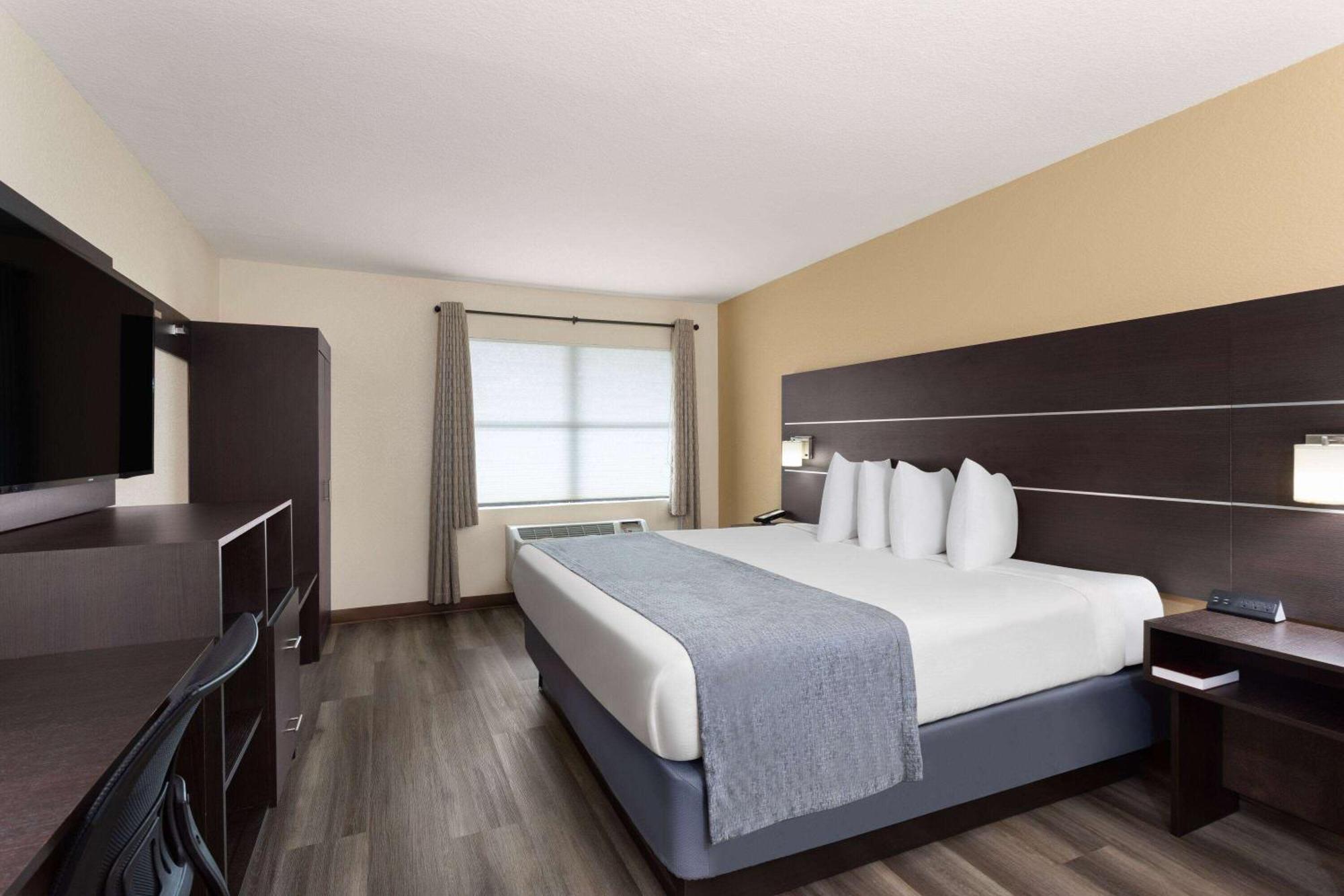 Baymont By Wyndham Punta Gorda/Port Charlotte Hotell Exteriör bild