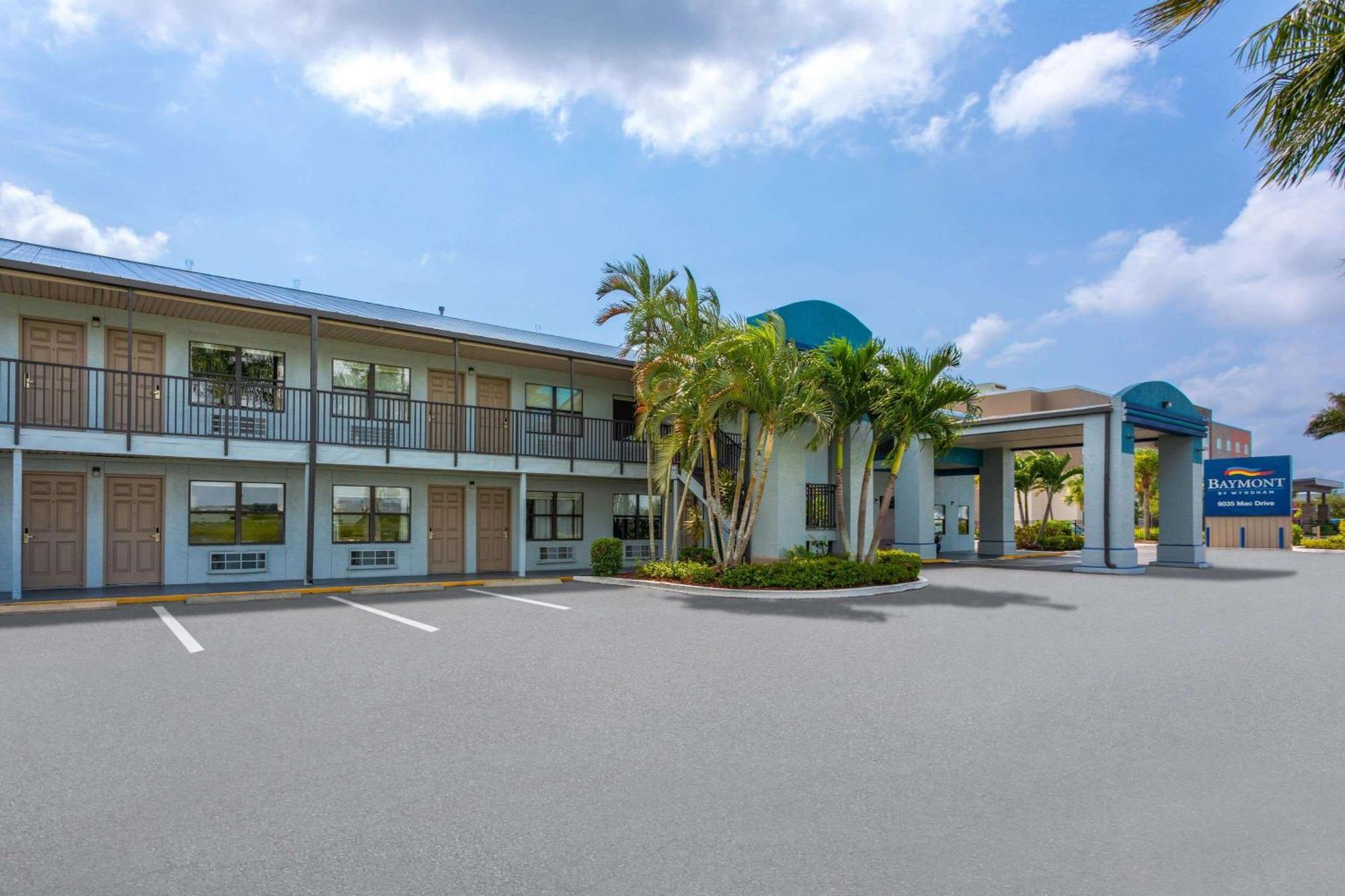 Baymont By Wyndham Punta Gorda/Port Charlotte Hotell Exteriör bild