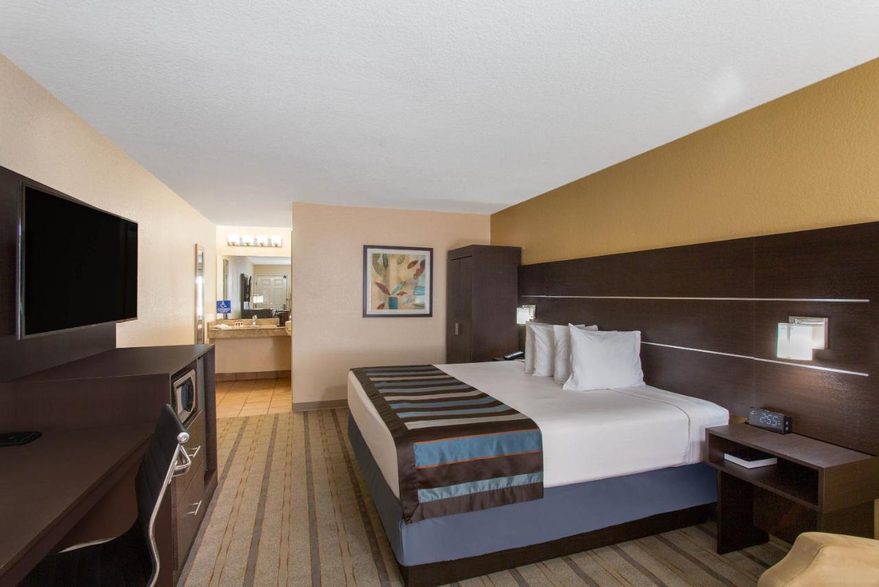 Baymont By Wyndham Punta Gorda/Port Charlotte Hotell Exteriör bild